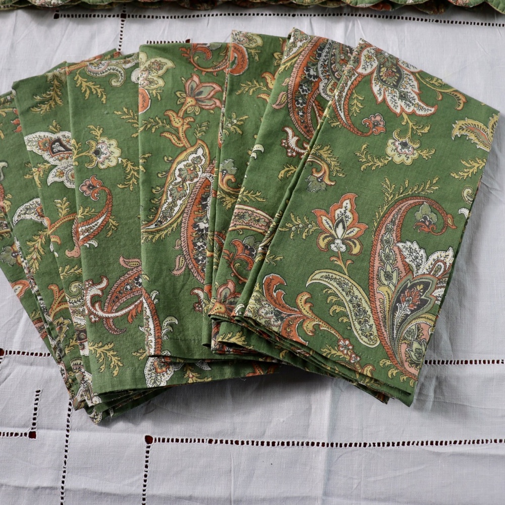 Williams Sonoma Green Paisley Set of 7 Placemats and Napkins - Picture 6 of 12